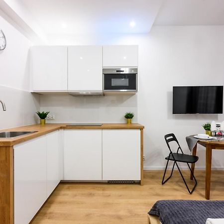 Cracow Rent Apartments - Spacious Apartments For 2-7 People In Quiet Area - Kolberga Street Nr 3 - 10 Min To Main Square By Foot 크라쿠프 외부 사진