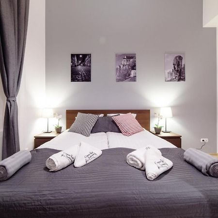 Cracow Rent Apartments - Spacious Apartments For 2-7 People In Quiet Area - Kolberga Street Nr 3 - 10 Min To Main Square By Foot 크라쿠프 외부 사진