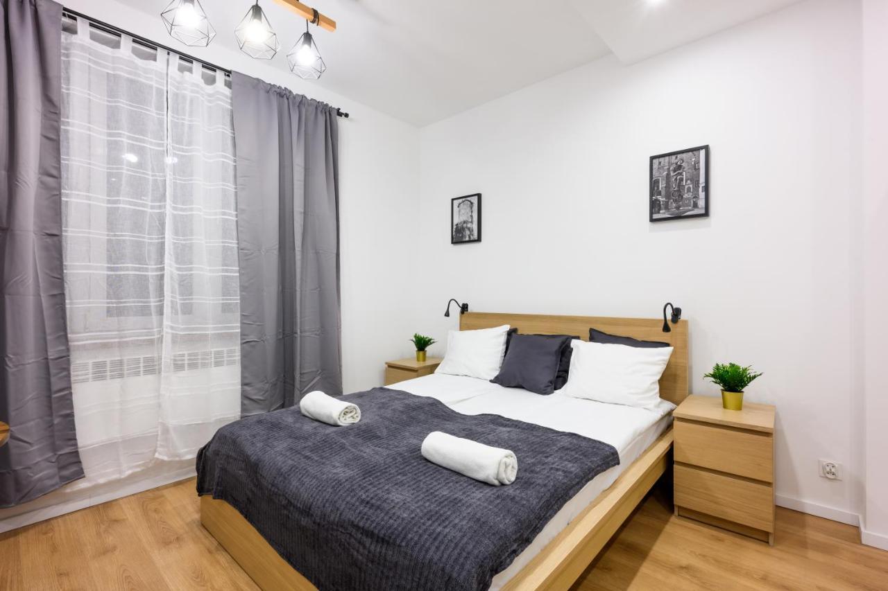 Cracow Rent Apartments - Spacious Apartments For 2-7 People In Quiet Area - Kolberga Street Nr 3 - 10 Min To Main Square By Foot 크라쿠프 외부 사진