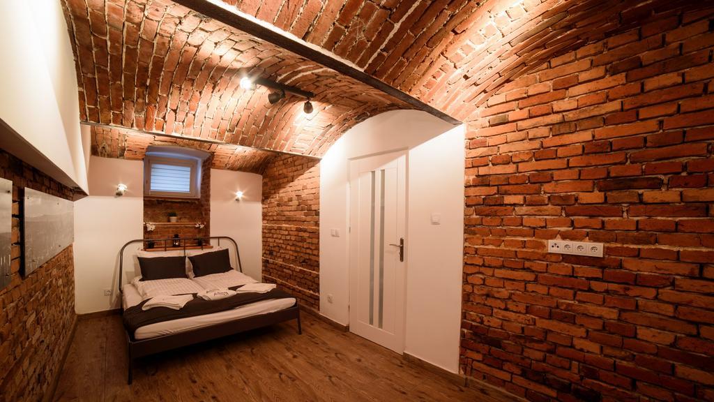 Cracow Rent Apartments - Spacious Apartments For 2-7 People In Quiet Area - Kolberga Street Nr 3 - 10 Min To Main Square By Foot 크라쿠프 외부 사진