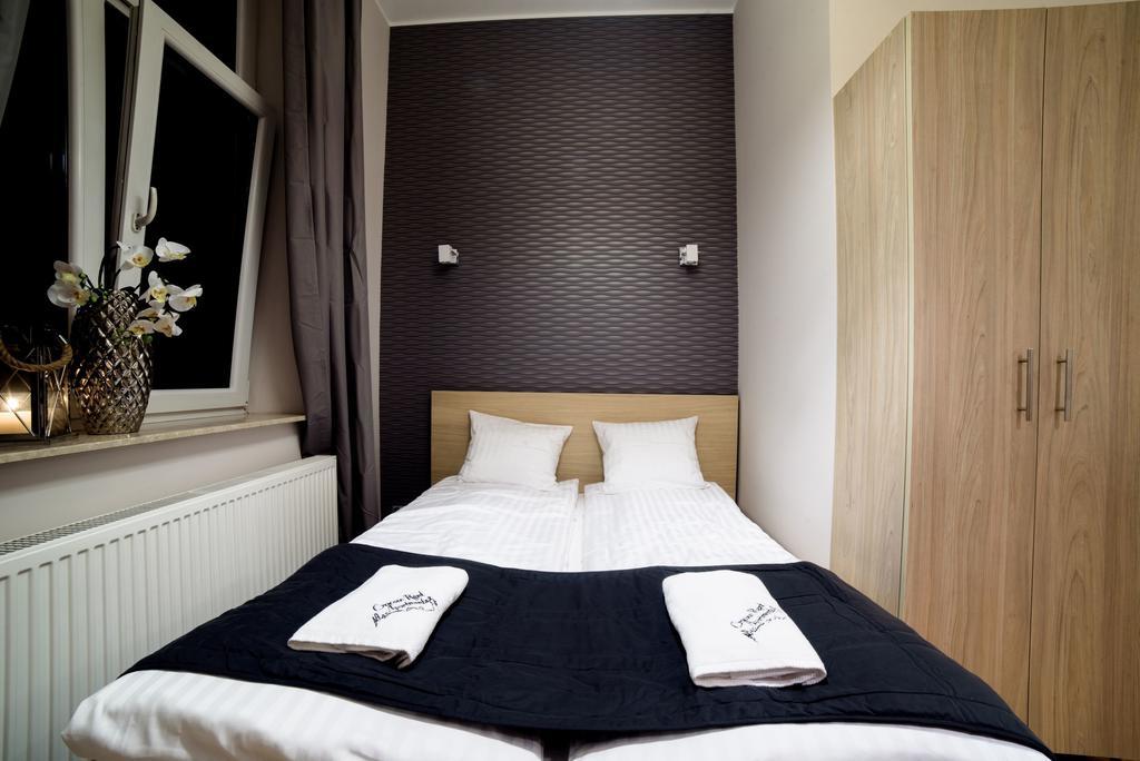 Cracow Rent Apartments - Spacious Apartments For 2-7 People In Quiet Area - Kolberga Street Nr 3 - 10 Min To Main Square By Foot 크라쿠프 외부 사진