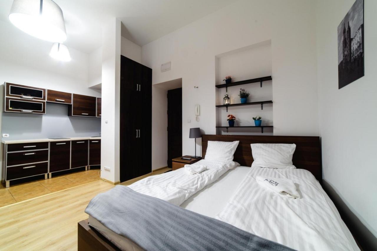 Cracow Rent Apartments - Spacious Apartments For 2-7 People In Quiet Area - Kolberga Street Nr 3 - 10 Min To Main Square By Foot 크라쿠프 외부 사진