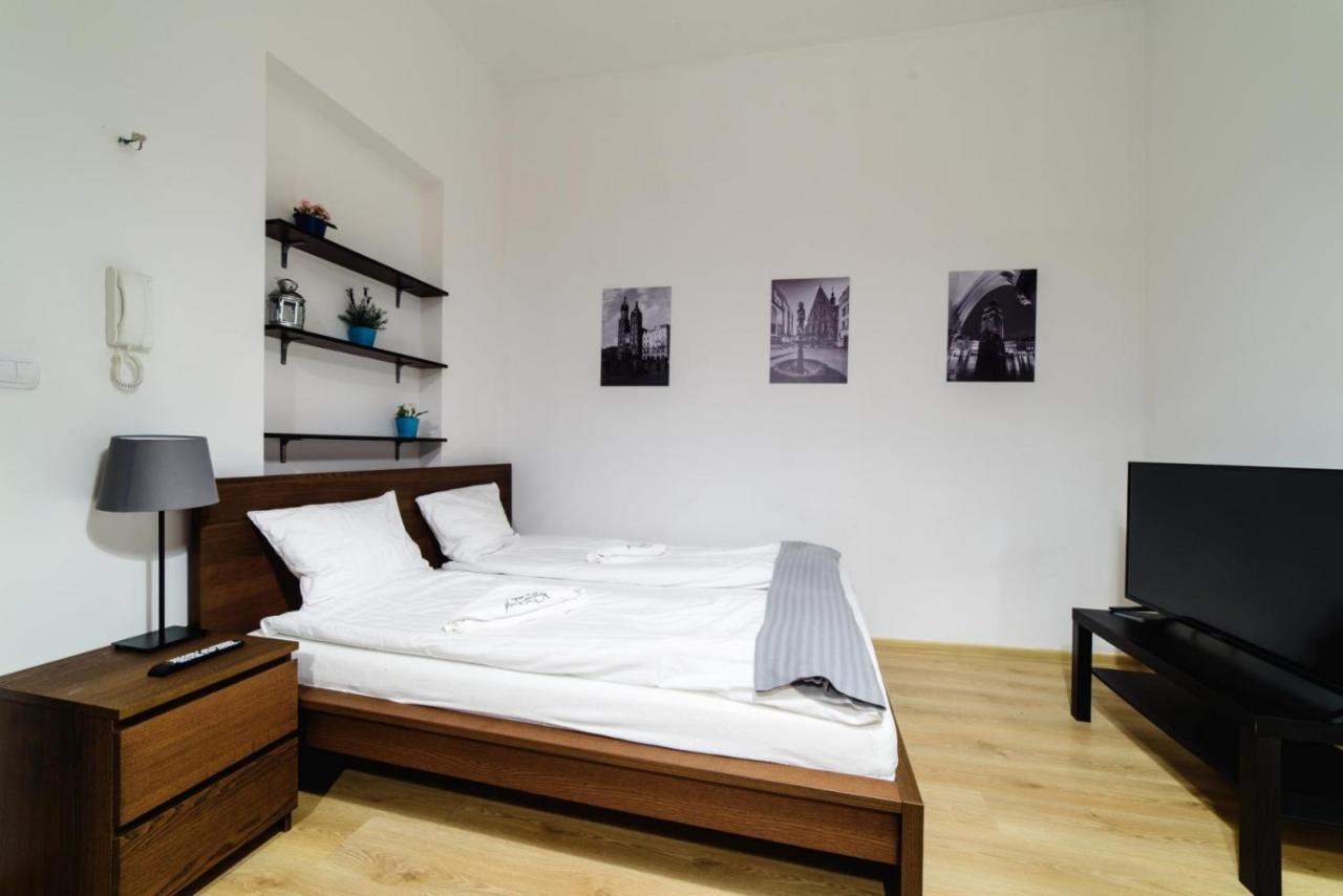 Cracow Rent Apartments - Spacious Apartments For 2-7 People In Quiet Area - Kolberga Street Nr 3 - 10 Min To Main Square By Foot 크라쿠프 외부 사진